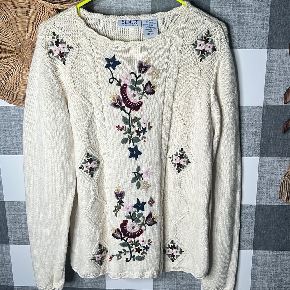 VTG Blair Sweater Embroidered